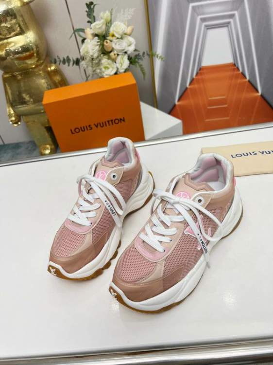 Picture of Louis Vuitton Shoes _SKULVsz35-40sfm011613696